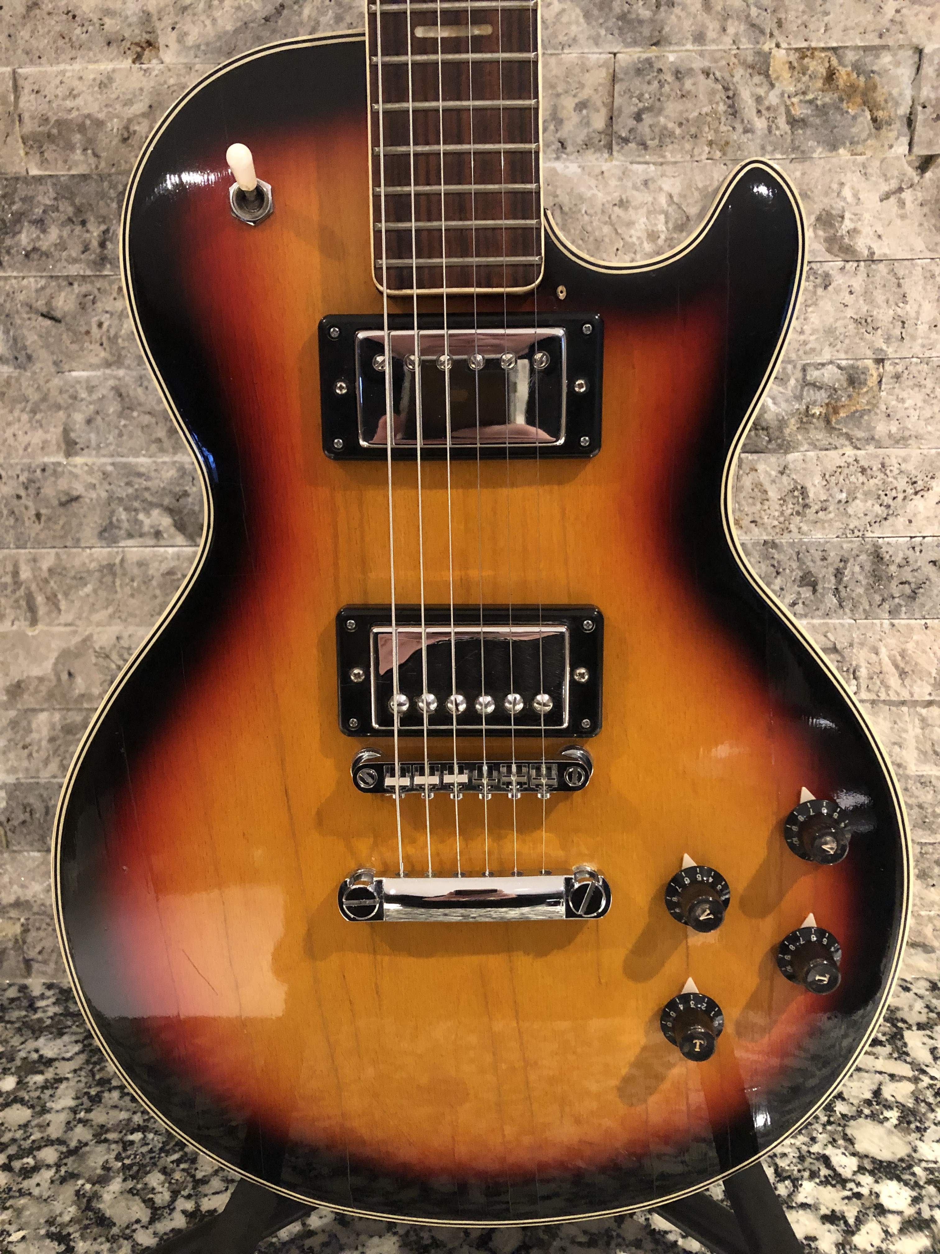 Vintage 1970's M.I.J. Les Paul style restoration. – General Guitar